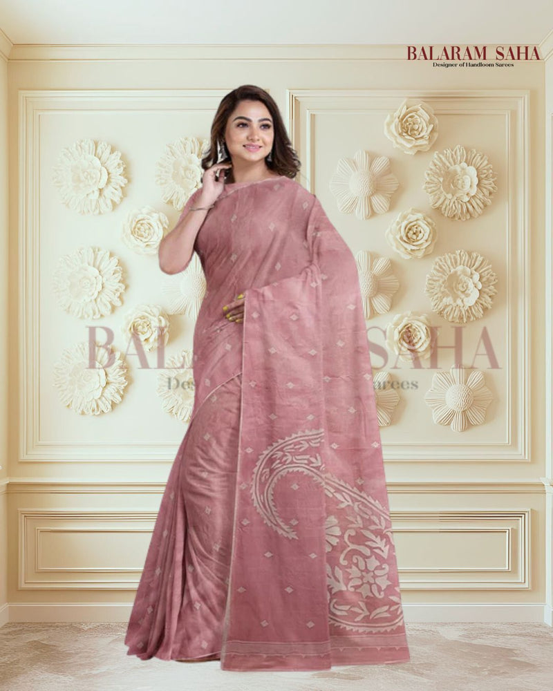 Handwoven Onion Pink & White Tussar Silk Jamdani Saree by Balaram Saha - (handloom saree, silk saree, handloom silk saree, balaram saha online, silk sarees, silk handloom saree, bengal handloom sarees, pure silk, silk saree online, tussar silk saree, tussar silk)        https://www.pinterest.fr/