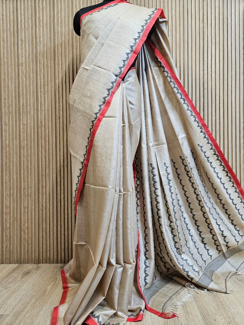 Beige & Red Handwoven Gachhi Tussar Silk Jamdani Saree Balaram Saha