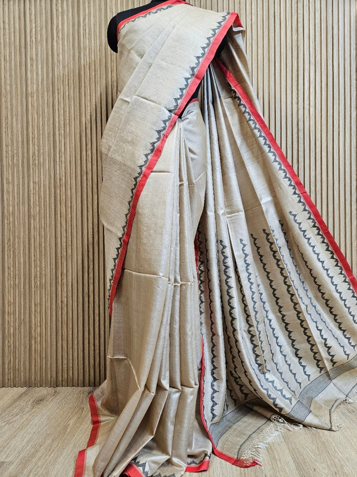 Beige & Red Handwoven Gachhi Tussar Silk Jamdani Saree Balaram Saha