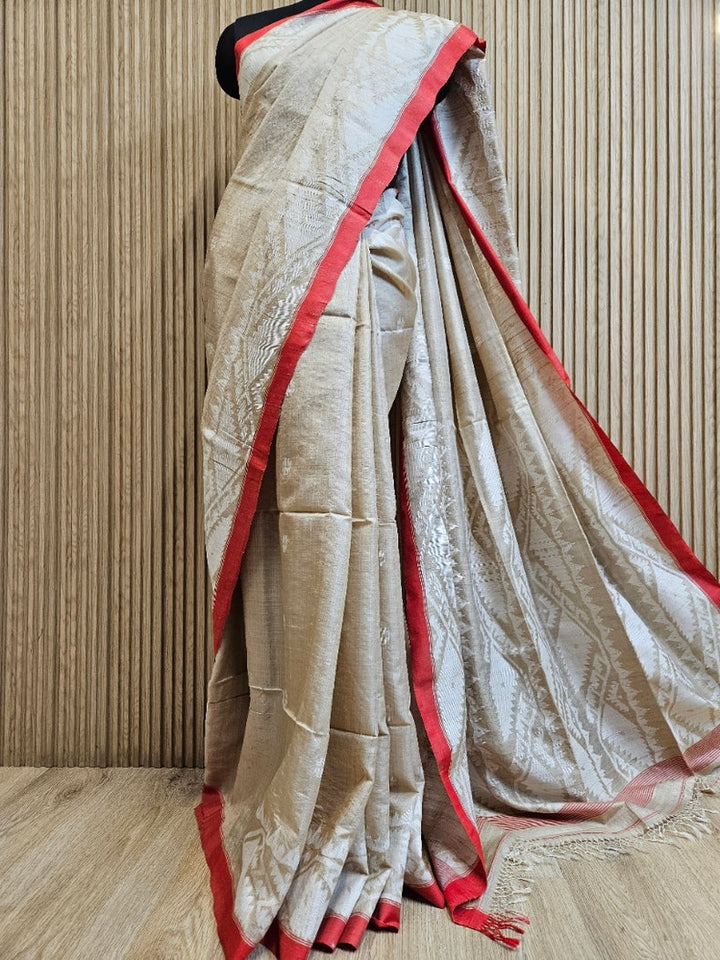 Beige & White Handwoven Gachhi Tussar Silk traditional Jamdani Saree Balaram Saha