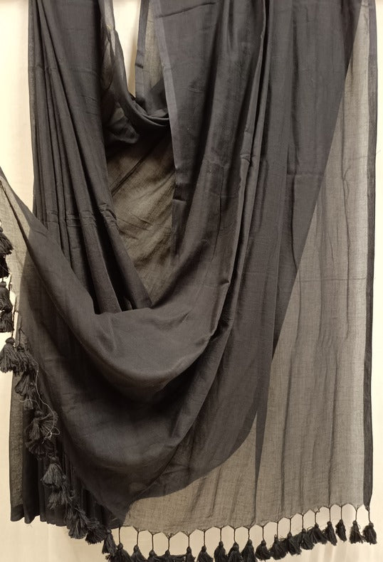 Elevate your elegance with our exquisite Handloom Mull Cotton Saree (Black) Balaram Saha