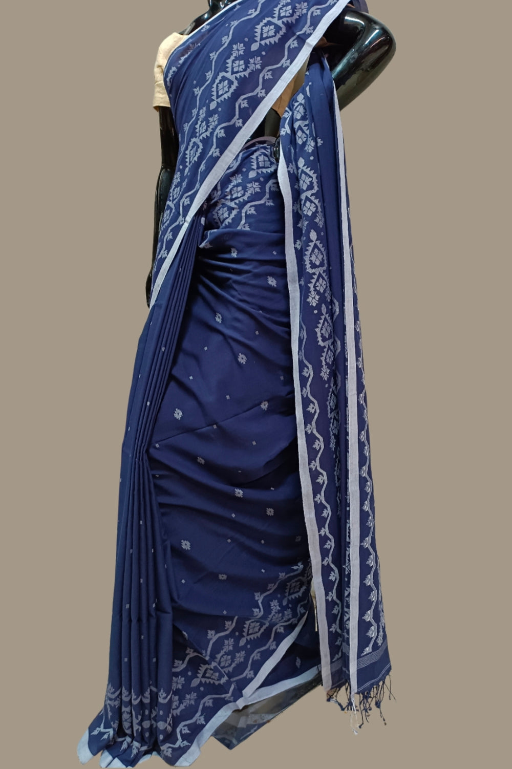 Indigo Handloom Handspun Handwoven Jamdani Saree (handloom saree, jamdani saree, jamdani sarees, cotton jamdani saree, jamdani cotton saree, handloom cotton saree, balaram saha online, jamdani saree online, soft jamdani saree, dhakai jamdani saree, dhakai jamdani sarees, Jamdani Border Saree, balaram saha handloom saree store photos)    https://www.latimes.com/
