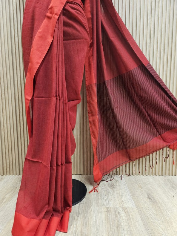 
Maroon & Black Soft Handloom Cotton Saree - ((handloom saree, cotton saree, handloom cotton saree, balaram saha online, handloom sarees, balaram saha handloom saree store photos, balaram saha handloom saree store, cotton handloom saree, bengal handloom sarees, pure cotton, Zari border, handloom cotton saree with zari border, soft cotton saree with zari border, cotton saree for women, cotton saree online)
)