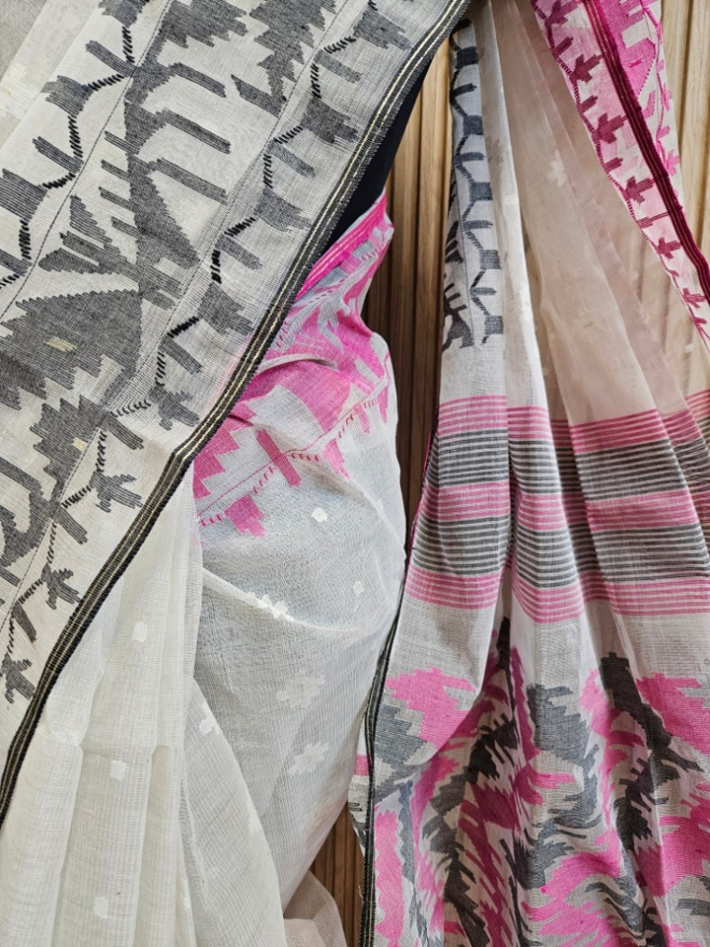 Balaram Saha's Handwoven Off-White Cotton Dhakai Saree: A Touch of Ganga - Jamuna Balaram Saha