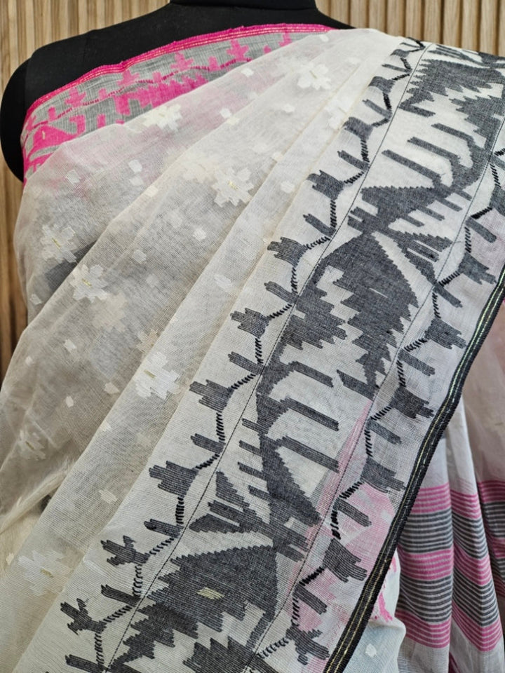 Balaram Saha's Handwoven Off-White Cotton Dhakai Saree: A Touch of Ganga - Jamuna Balaram Saha