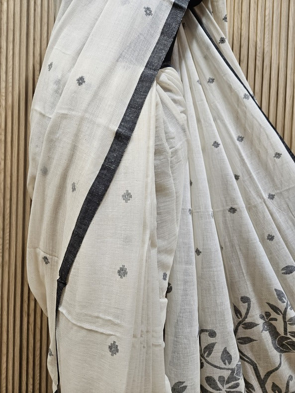 Off-White & Black Handwoven Cotton Jamdani Saree by Balaram Saha - (dhakai jamdani saree, jamdani saree, jamdani sarees, cotton jamdani saree, jamdani cotton saree, handloom cotton saree, original dhakai jamdani saree, jamdani sarees, soft dhakai jamdani saree, jamdani saree Bangladesh, balaram saha, balaram saha handloom saree store, balaram saha saree, balaram saha online, balaram saha saree online, balaram saha gariahat)