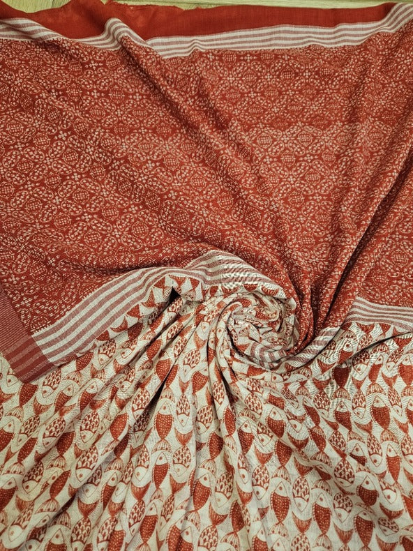 Off-White & Red Premium Handloom Cotton Saree (Fish Print) - A Balaram Saha - (handloom saree, cotton saree, handloom cotton saree, balaram saha online, handloom sarees, cotton handloom saree, bengal handloom sarees, pure cotton, cotton saree for women, cotton saree online)
