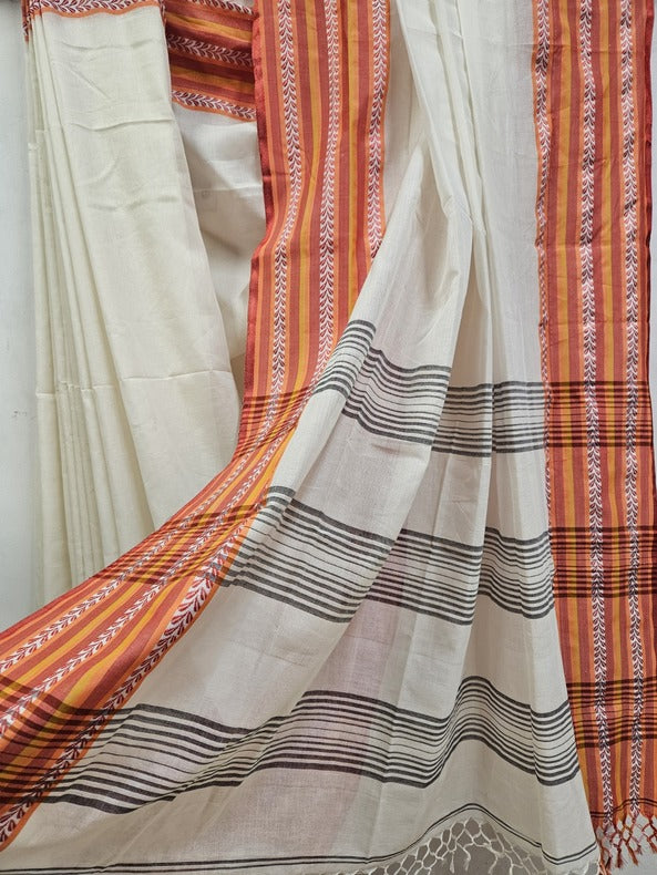 Off-White & Red Soft Handloom Cotton Saree With Contrast Woven Border by Balaram Saha - (handloom saree, cotton sarees, handloom cotton saree, balaram saha online, handloom sarees, latest handloom cotton sarees, pure handloom cotton sarees, cotton handloom saree, kolkata cotton saree, pure cotton, white cotton saree, cotton saree online, khadi cotton saree, cotton saree collection, bangladeshi cotton saree, saree cotton saree, bengal cotton sarees in Kolkata, bengali cotton saree, cotton saree with border)
