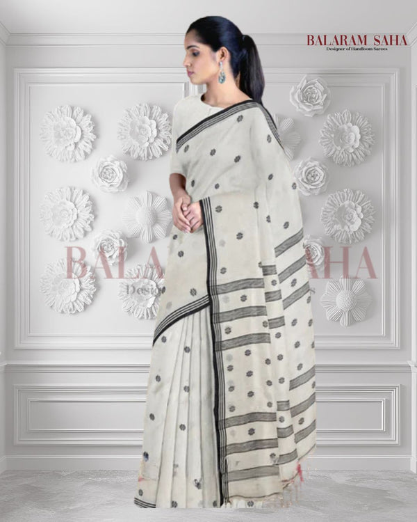 Off-White and Black Handspun Cotton Jamdani Saree by Balaram Saha - (handloom saree, jamdani saree, jamdani sarees, cotton jamdani saree, jamdani cotton saree handloom cotton saree, balaram saha online, jamdani saree online, soft jamdani saree)  https://www.globo.com/