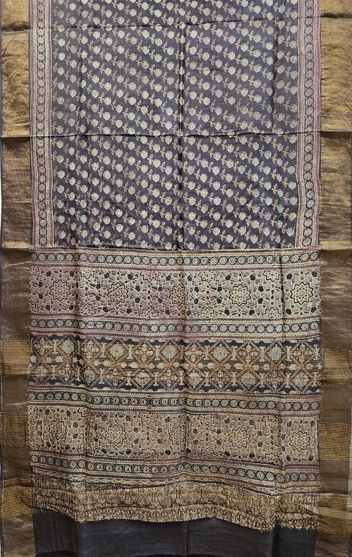 Original Ajrak Print Dark Brown Pure Handloom Tussar Silk Saree (tussar silk saree, handloom saree, cotton saree, handloom cotton saree, balaram saha online, handloom sarees, balaram saha handloom saree store photos, balaram saha handloom saree store, cotton handloom saree, bengal handloom sarees, pure cotton, cotton saree for women, cotton saree online)   https://www.abc.es/