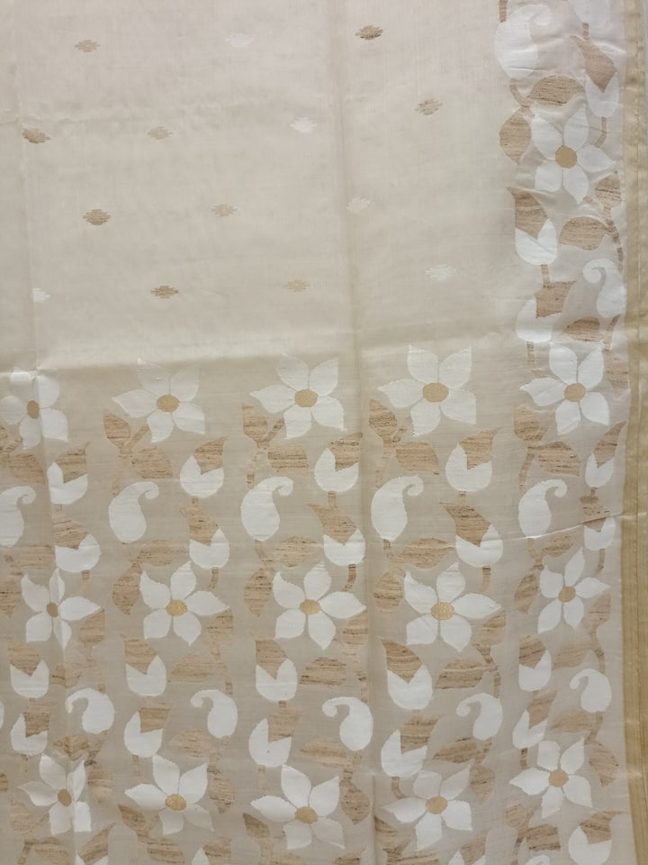 Off-White Fine Qualify Handwoven Muslin Silk Jamdani Saree Balaram Saha