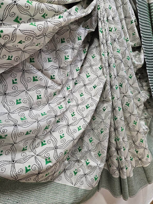 Pure Katan Magic: White & Green Kantha Silk Saree by Balaram Saha - (handloom saree, silk saree, handloom silk saree, balaram saha online, silk sarees, silk handloom saree, bengal handloom sarees, pure silk, katan silk saree, silk saree online, katan silk)    https://www.ig.com.br/