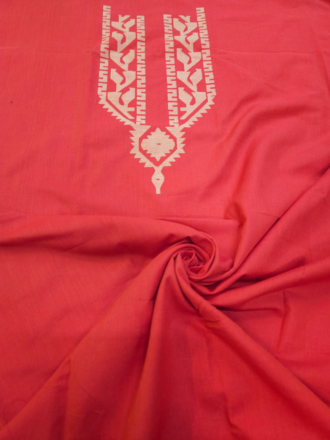 Red & Beige Handwoven Cotton Jamdani Unisex Kurta Piece Balaram Saha   https://www.bbc.co.uk/