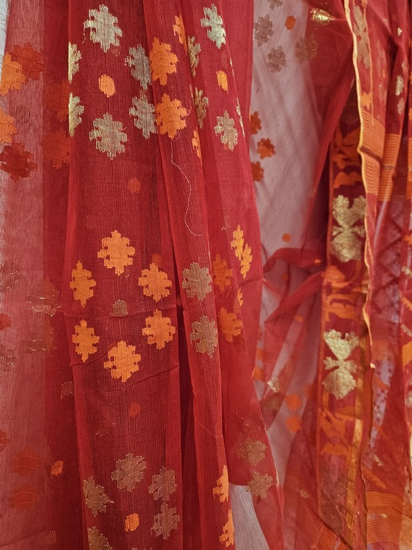 Red and Orange Handwoven Bangladesh Silk Jamdani Saree by Balaram Saha - (silk saree, silk jamdani saree, jamdani saree, jamdani sarees, cotton jamdani saree, jamdani cotton saree, balaram saha online, jamdani saree online, soft jamdani saree) https://www.abc.es/