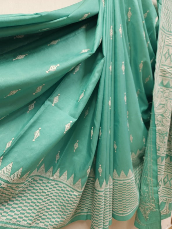 Sea Green & White Pure Silk Saree with Kantha Embroidery by Balaram Saha - (handloom saree, silk saree, handloom silk saree, balaram saha online, silk sarees, silk handloom saree, bengal handloom sarees, pure silk, silk saree online, bengali silk saree)   https://fr.wikipedia.org/wiki/Wikip%C3%A9dia:Accueil_principal