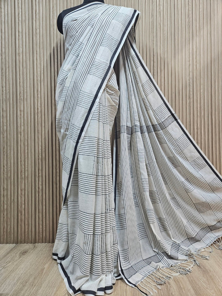 White & Black Premium Handloom Cotton Ckecks Saree Balaram Saha