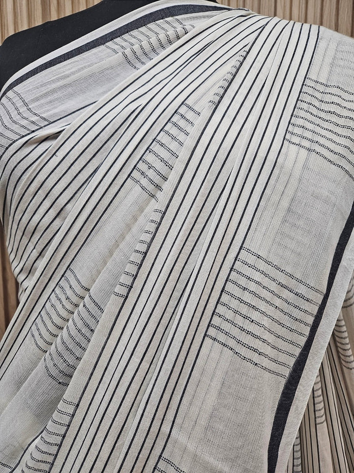 White & Black Premium Handloom Cotton Ckecks Saree Balaram Saha