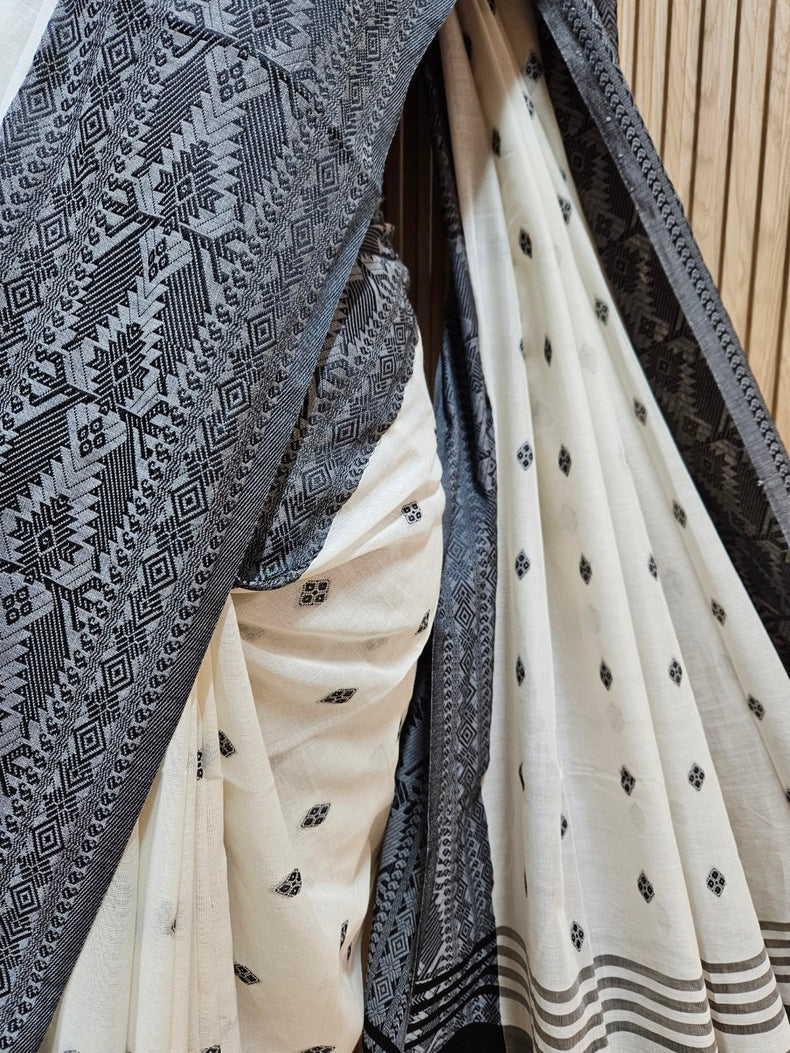 Off-White & Black Handloom Soft Cotton saree Balaram Saha
