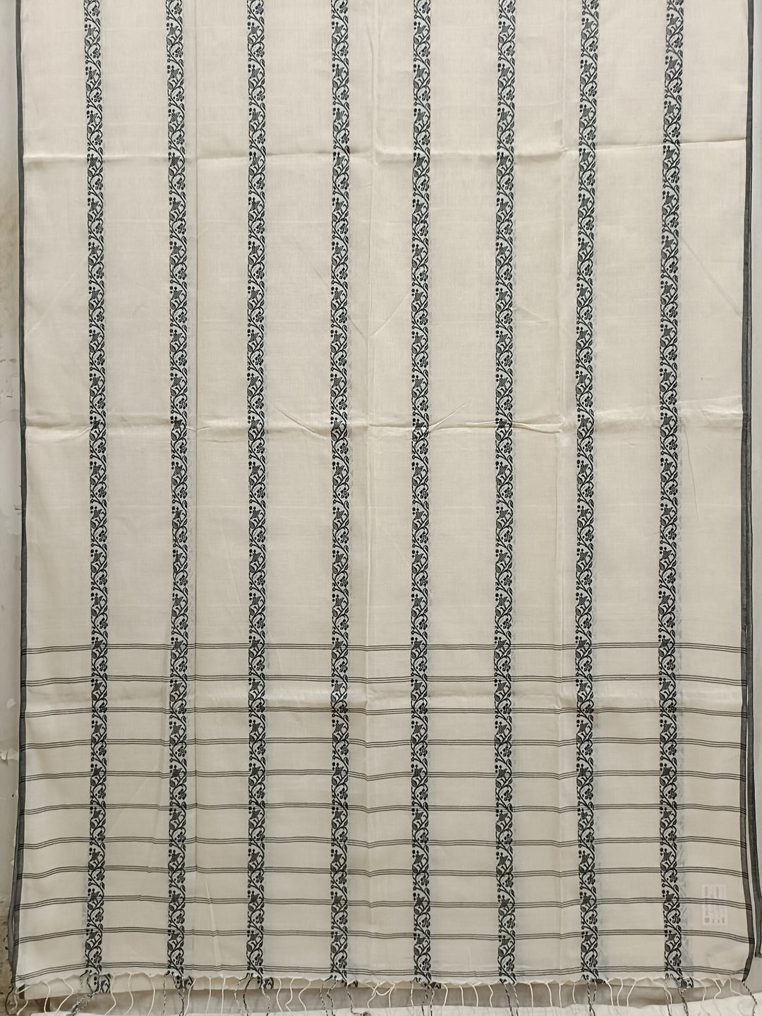 White & Black Soft Handloom Cotton Saree Balaram Saha