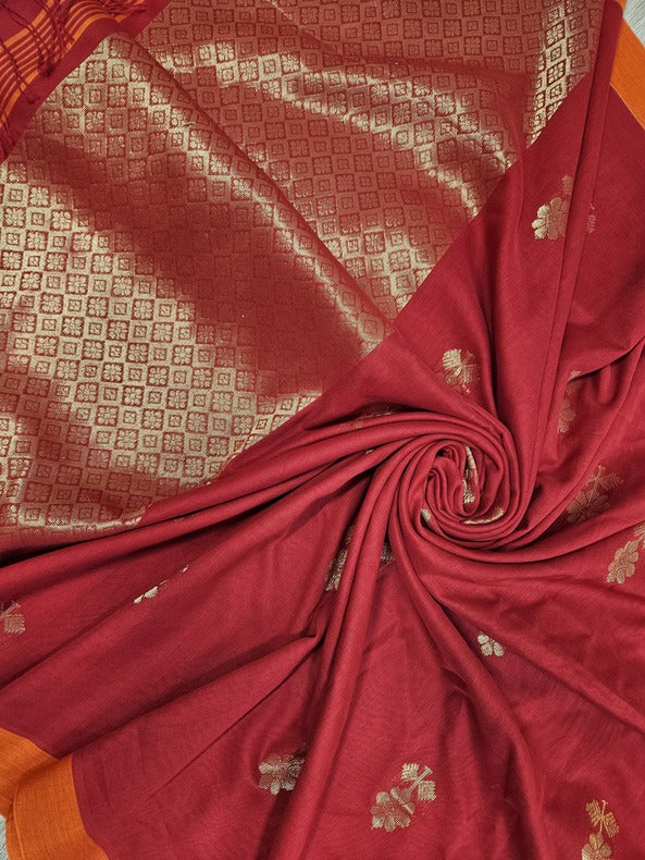 Sunset Serenade: Balaram Saha's Red & Orange Handloom Cotton Sarees (handloom saree, cotton saree, handloom cotton saree, balaram saha online, handloom sarees, balaram saha handloom saree store photos, balaram saha handloom saree store, cotton handloom saree, bengal handloom sarees, pure cotton, cotton saree for women, cotton saree online)