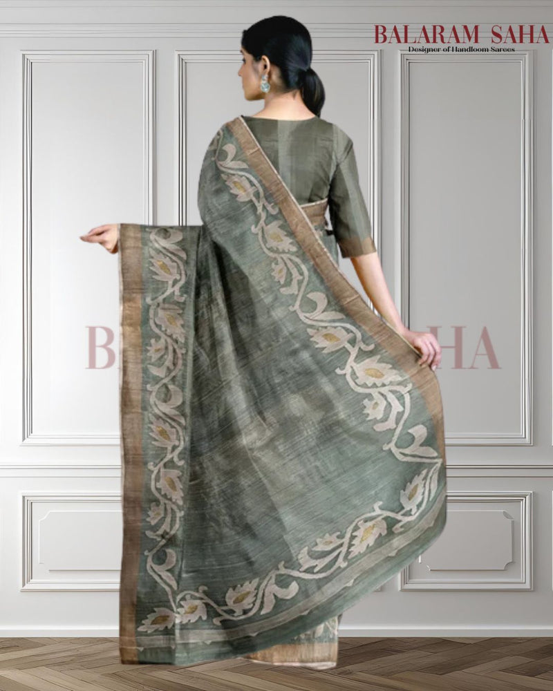 Green White Handloom Tussar Silk Saree With Zari Border (handloom saree, silk saree, handloom silk saree, balaram saha online, silk sarees, balaram saha handloom saree store photos, balaram saha handloom saree store, silk handloom saree, bengal handloom sarees, pure silk, kantha silk saree, tussar silk, tussar silk saree, silk saree online)  https://www.paisawapas.com/blog/top-10-best-saree-shops-in-kolkata/