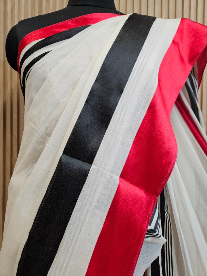 A Stunning Creation by Balaram Saha: Off-White  Handloom Dhaonekali Cotton Saree Balaram Saha