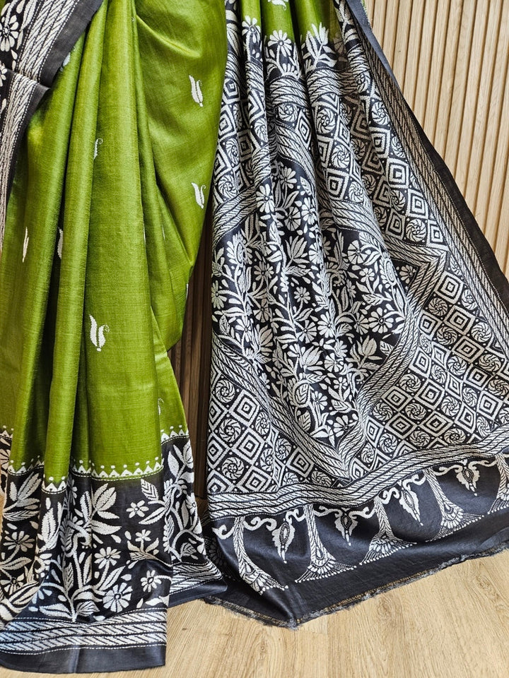 Sophisticated in Green & Black: Balaram Saha’s Masterpiece Kantha Tussar Silk Saree Balaram Saha