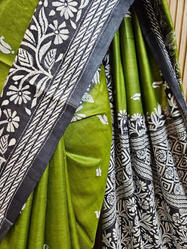 Sophisticated in Green & Black: Balaram Saha’s Masterpiece Kantha Tussar Silk Saree Balaram Saha