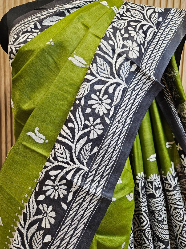 Sophisticated in Green & Black: Balaram Saha’s Masterpiece Kantha Tussar Silk Saree Balaram Saha