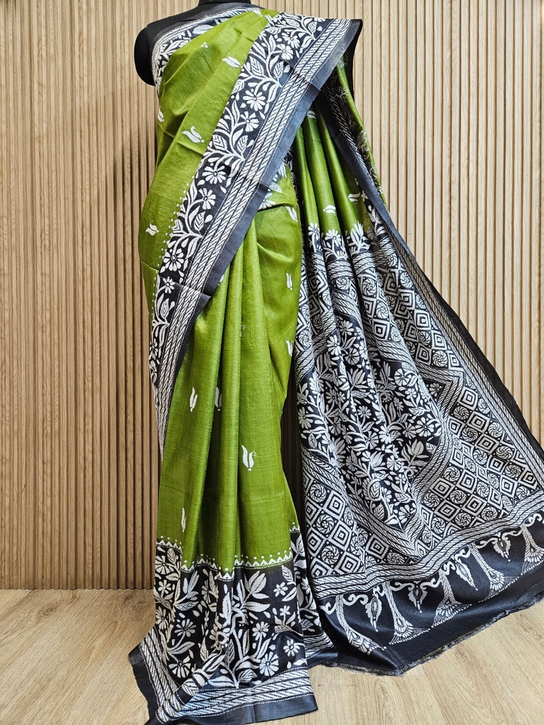 Sophisticated in Green & Black: Balaram Saha’s Masterpiece Kantha Tussar Silk Saree Balaram Saha