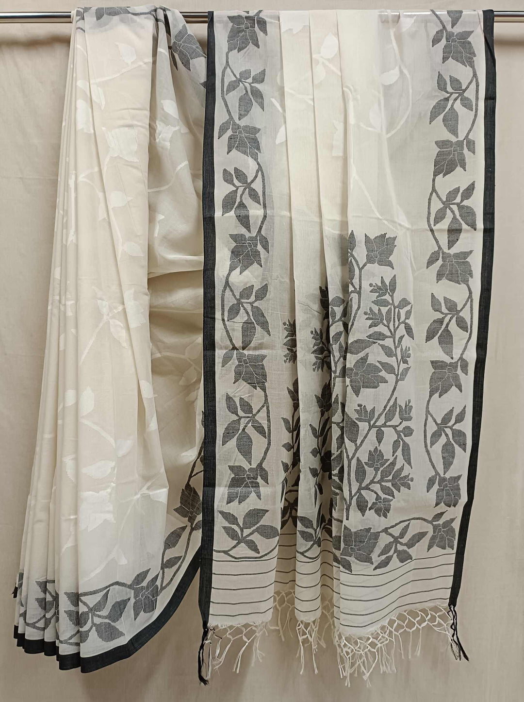 WHITE & BLACK FINE COTTON HANDWOVEN DHAKAI JAMDANI SAREE Balaram Saha
