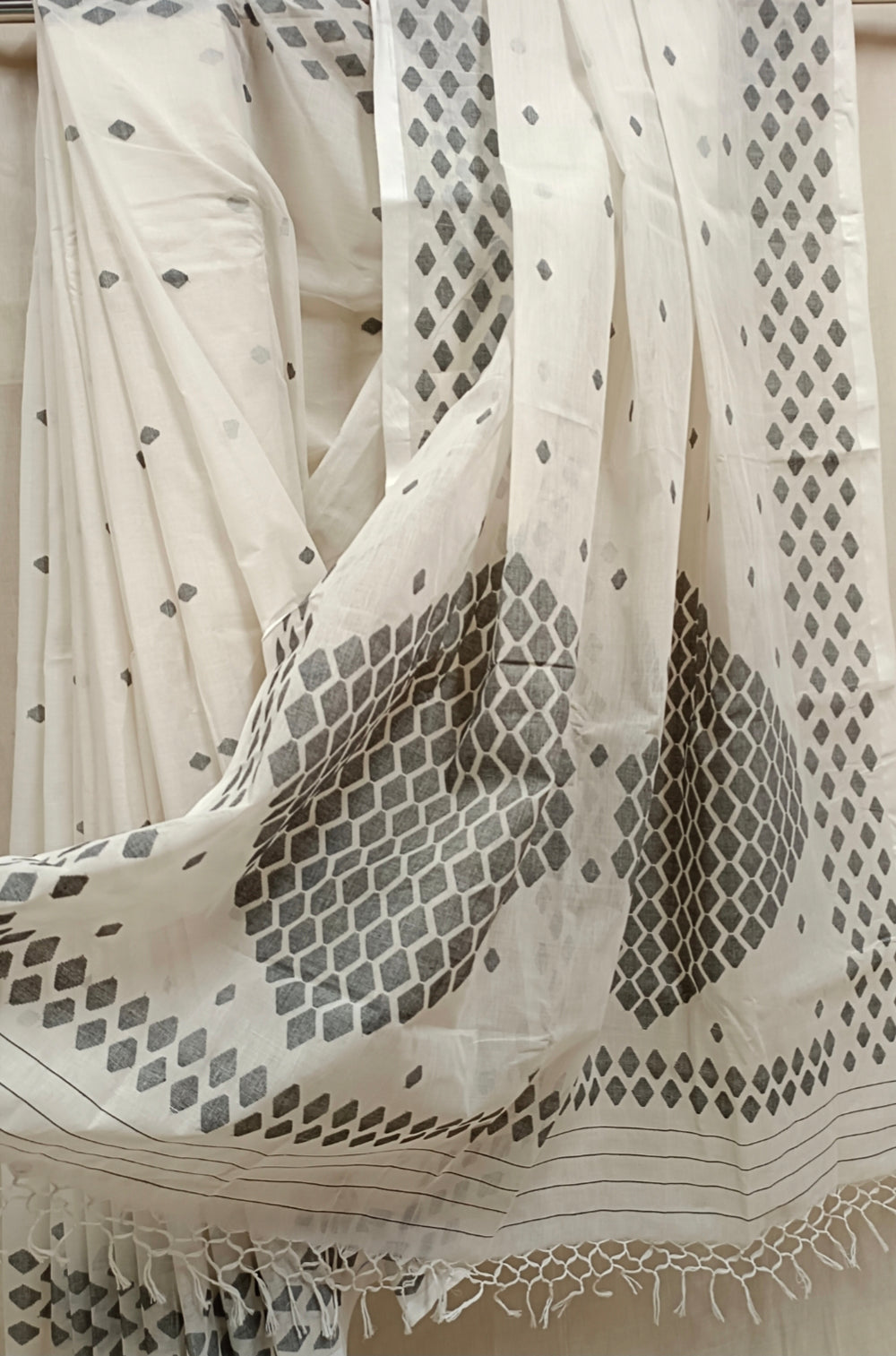 White & Black Handloom Handwoven Cotton Jamdani Saree Balaram Saha