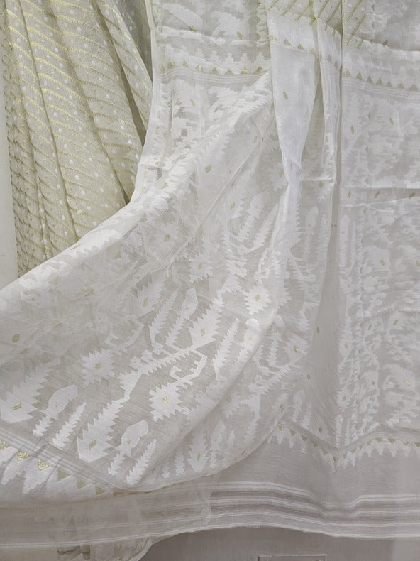 White & Gold Soft Handloom Jacquard Jamdani Saree by Balaram Saha - (dhakai jamdani saree, jamdani saree, jamdani sarees, cotton jamdani saree, jamdani cotton saree, handloom cotton saree, balaram saha online, jamdani saree online, soft jamdani saree, muslin jamdani saree, original dhakai jamdani saree, jamdani sarees, soft dhakai jamdani saree, white jamdani saree, jamdani saree bangladesh )
