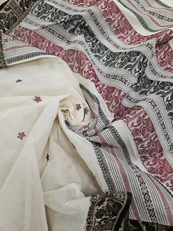 White and Black Traditional Cotton Baluchuri Saree by Balaram Saha - (cotton saree, handloom cotton saree, balaram saha online, handloom sarees, cotton handloom saree, bengal handloom sarees, pure cotton, cotton saree for women, cotton saree online, Baluchuri Saree)   https://www.clarin.com/