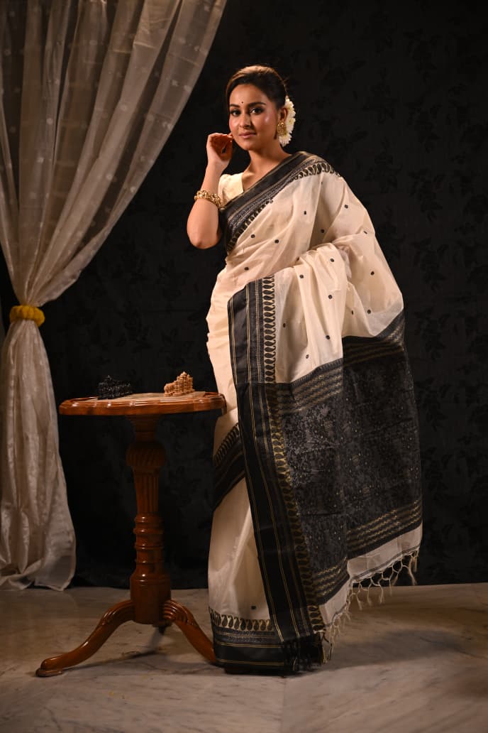 Garad Handloom Silk Saree - Off White & Black Saree By Balaram Saha Balaram Saha