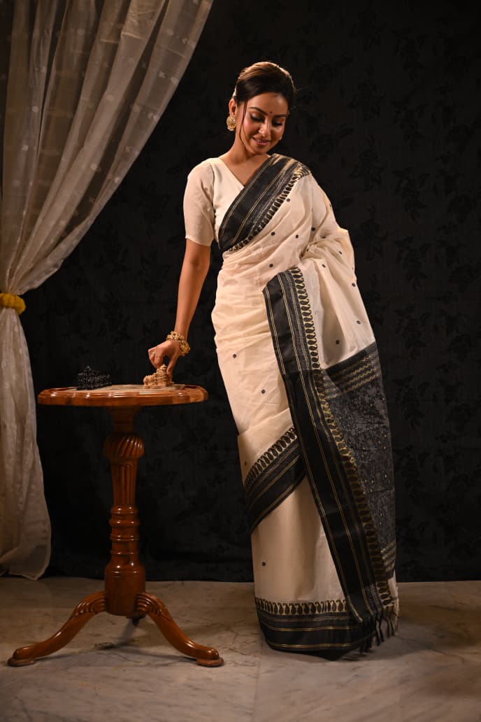 Garad Handloom Silk Saree - Off White & Black Saree By Balaram Saha Balaram Saha
