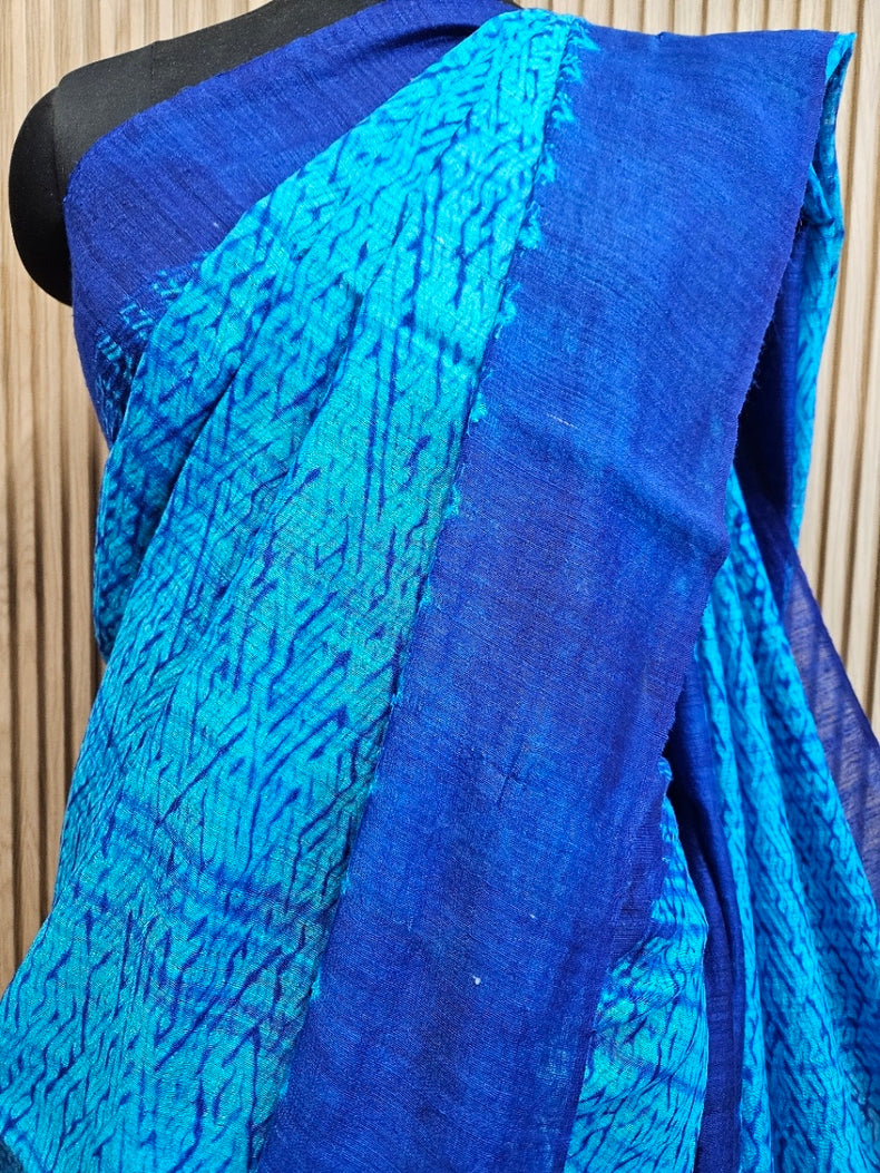 Matka Silk Shibori Saree in Sky Blue & Dark Blue by Balaram Saha Balaram Saha