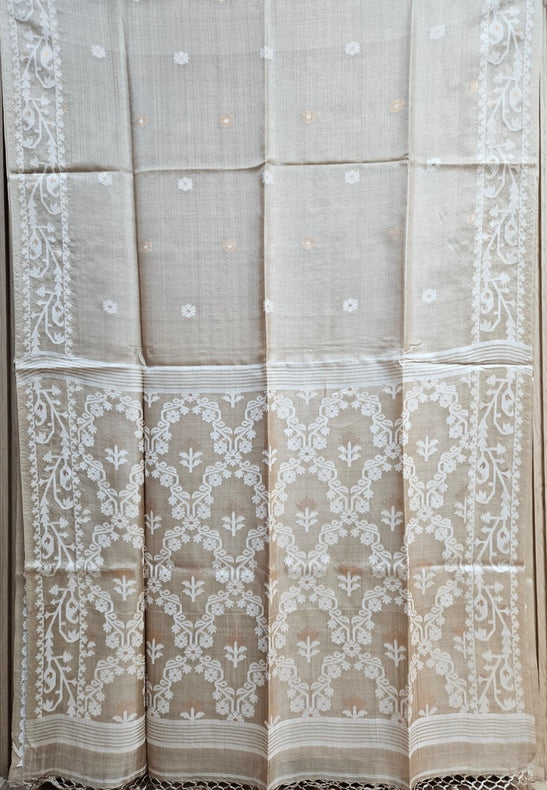 Experience Luxury with Biege White Handloom Tussar Silk Jamdani Saree By Balaram Saha Balaram Saha