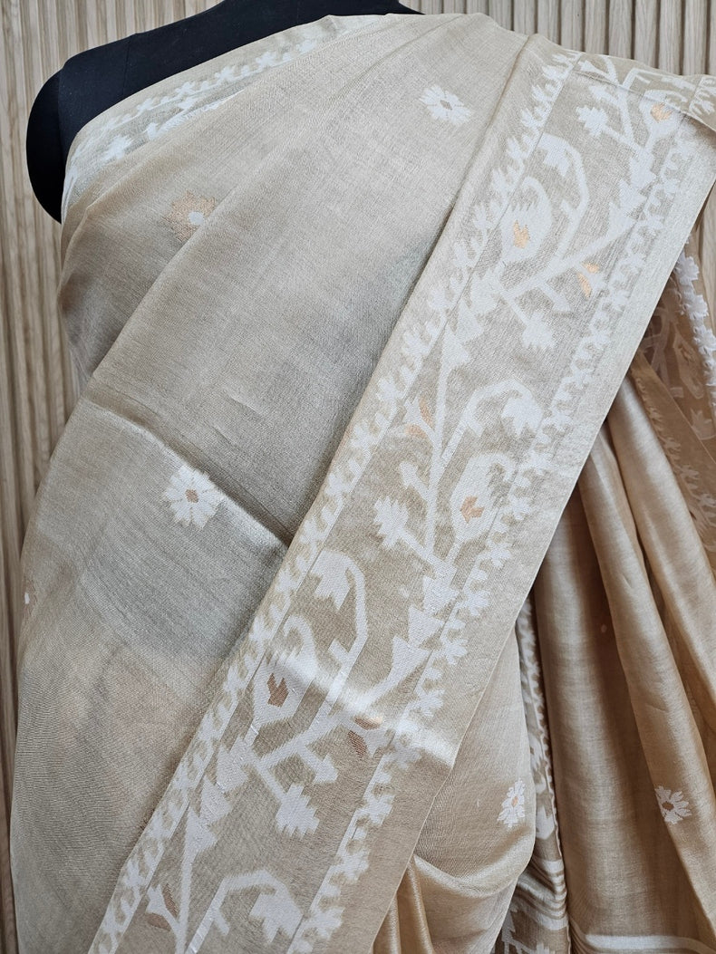 Experience Luxury with Biege White Handloom Tussar Silk Jamdani Saree By Balaram Saha Balaram Saha