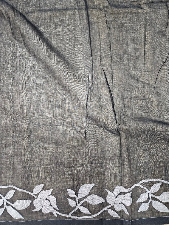 Masterful Craft: Balaram Saha's  Black & White Handwoven Cotton Jamdani Saree Balaram Saha