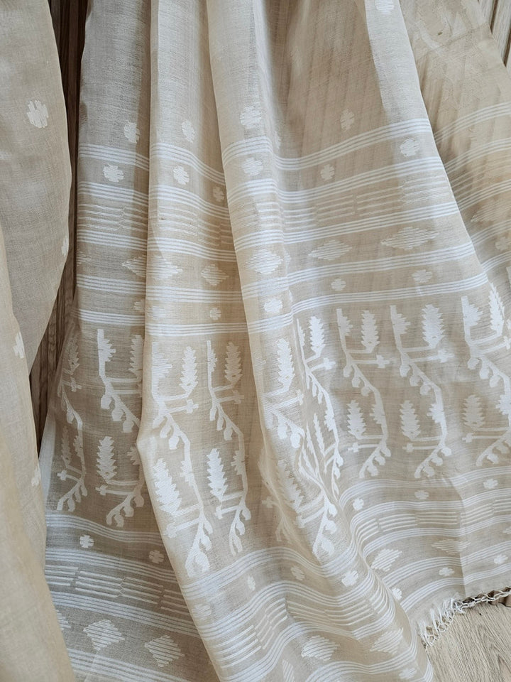 Elegant Cream and Beige Handloom Tussare Silk Handwoven Jamdani Saree Balaram Saha