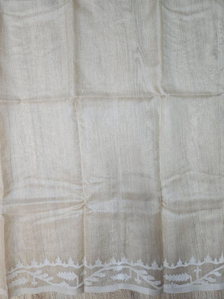 Elegant Cream and Beige Handloom Tussare Silk Handwoven Jamdani Saree Balaram Saha