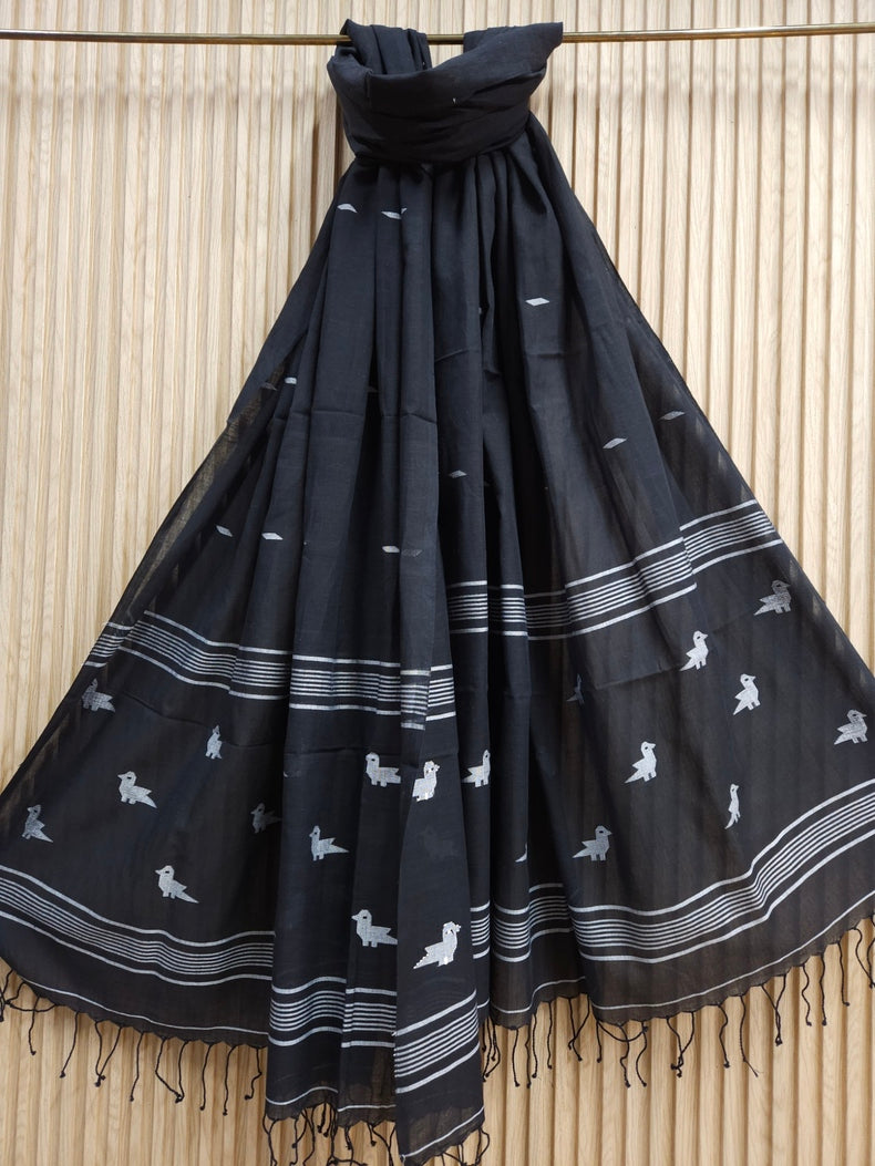 Discover the timeless elegance of our Black & White Handspun Handwoven Cotton Jamdani Dupatta Balaram Saha
