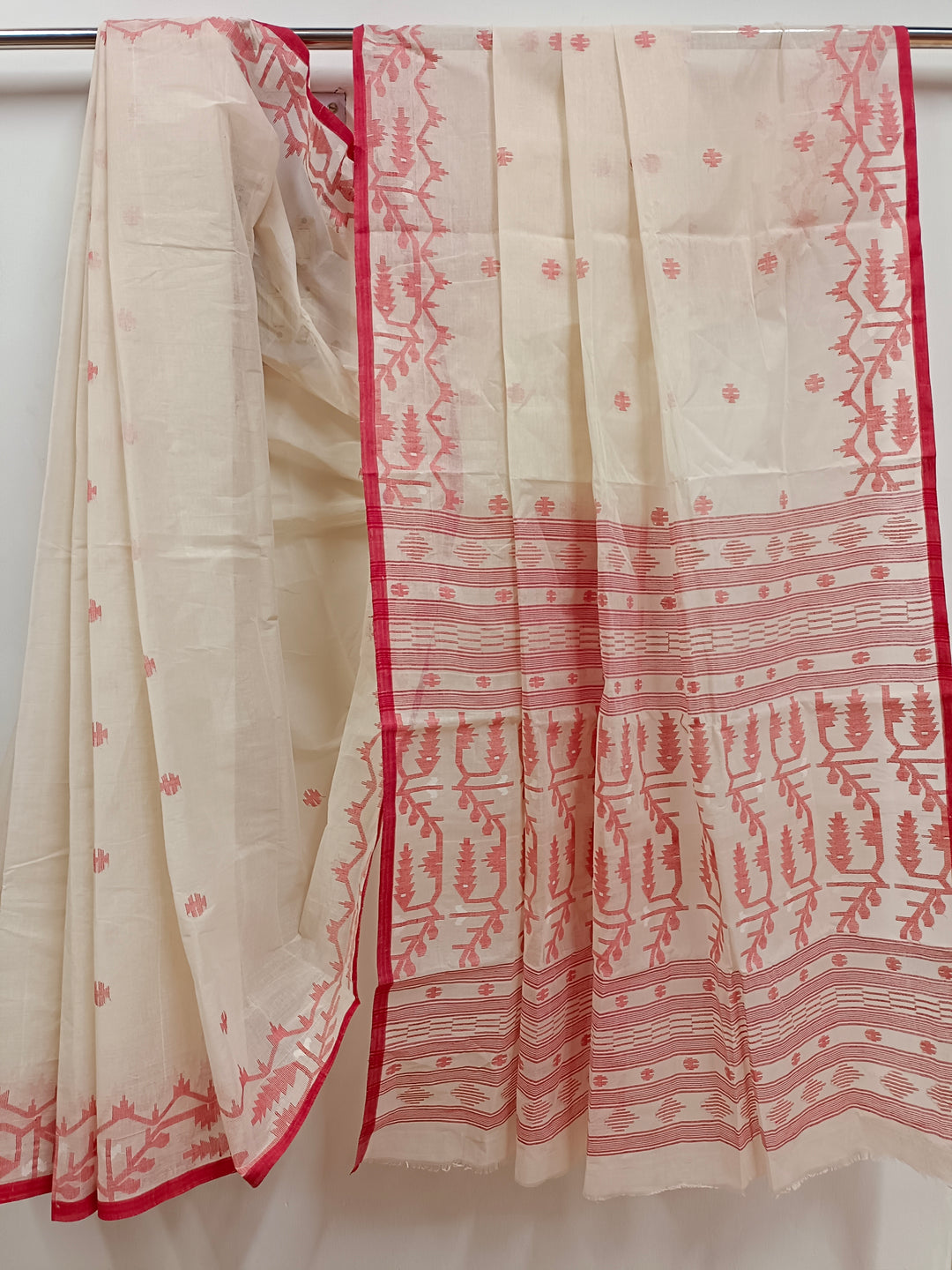 White and Red Handloom Tradition Handwoven Cotton Jamdani Saree Balaram Saha