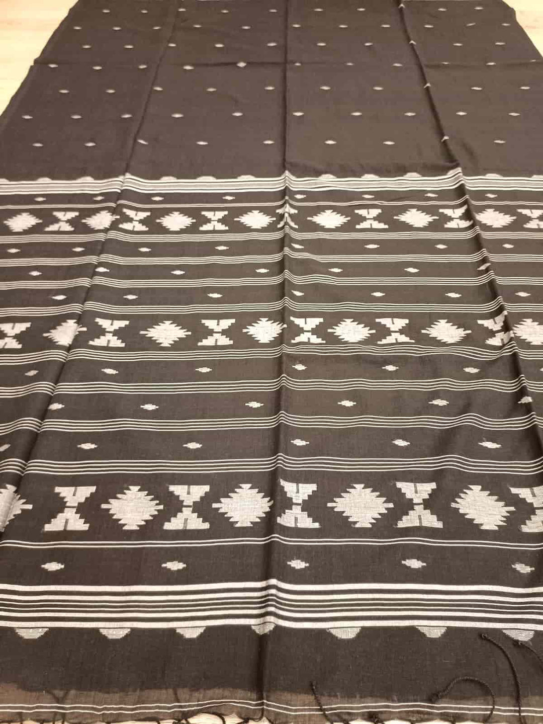 Black & White, handspun, handwoven soft Cotton Jamdani saree Balaram Saha