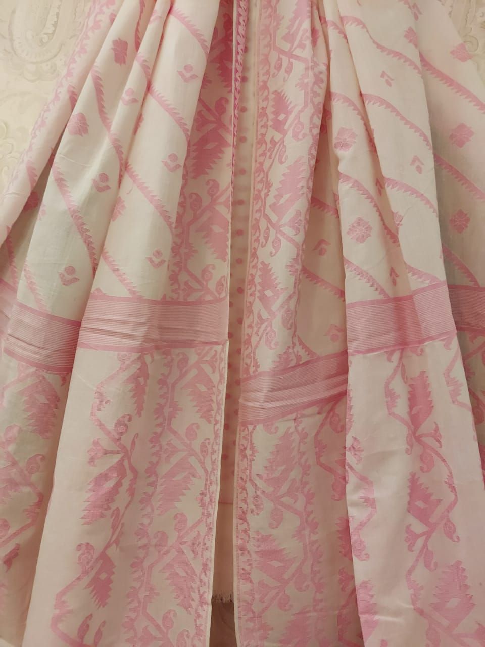 Cotton 2 Piece Dhakai – Balaram Saha’s Off White & Pink Beauty