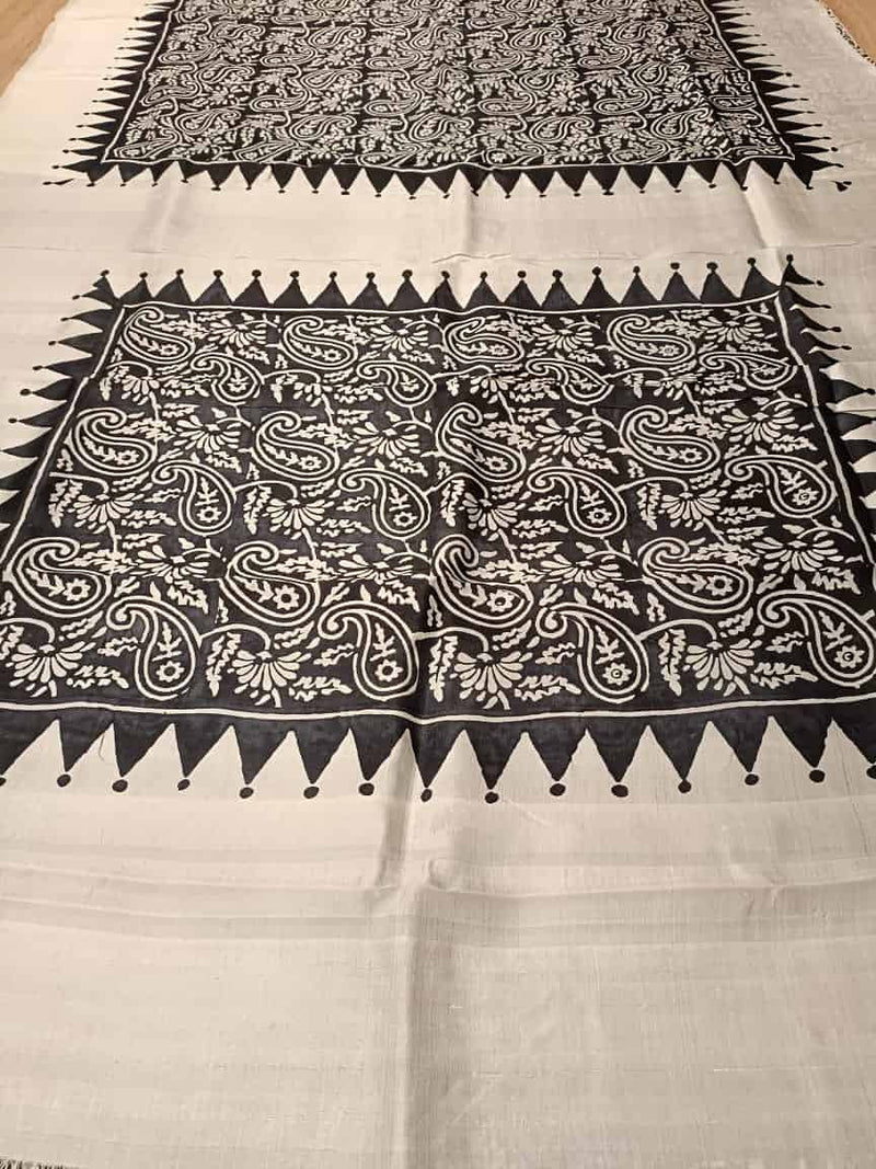 Black & White Pure Bengal Silk Handblock print saree with broad white border & paisley print on body & Aanchal. Contrast, black colour blouse piece included.