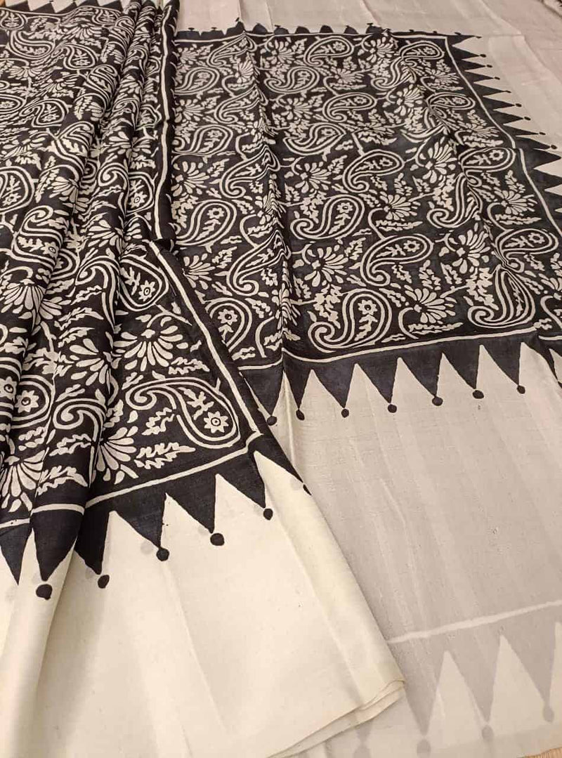 Black & White Pure Bengal Silk Handblock print saree with broad white border & paisley print on body & Aanchal. Contrast, black colour blouse piece included.