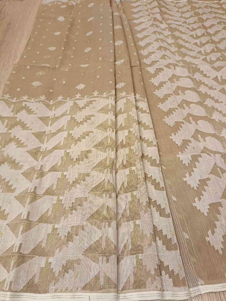 Beige & White/Gold, Cotton handwoven Jamdani saree Balaram Saha