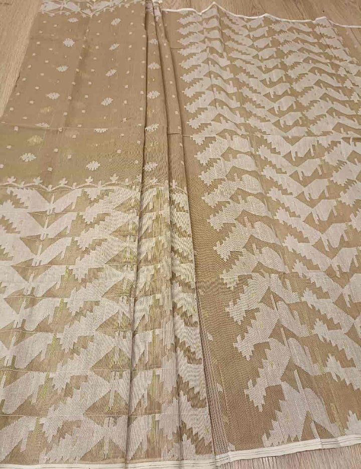 Beige & White/Gold, Cotton handwoven Jamdani saree Balaram Saha